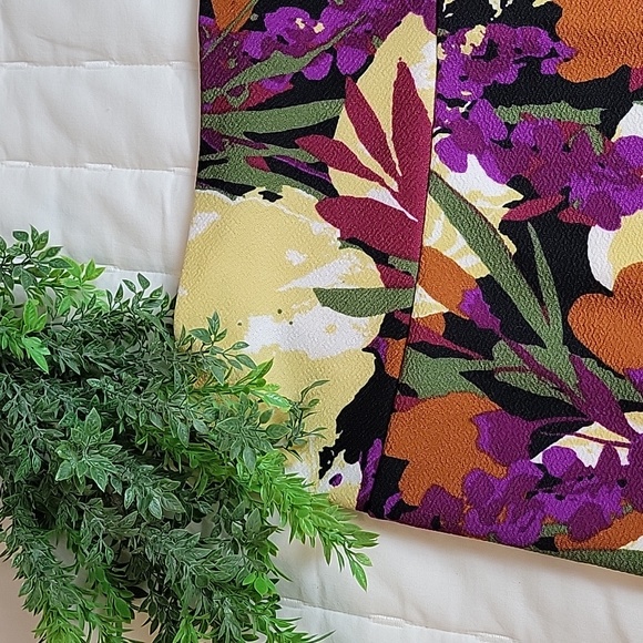 NWT Lularoe Cassie Floral Pencil Skirt size L - Picture 2 of 6